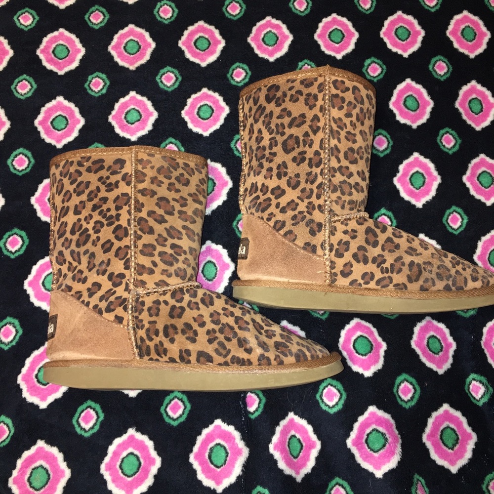 Fur boots